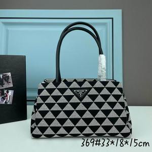 Prada Handbags 424